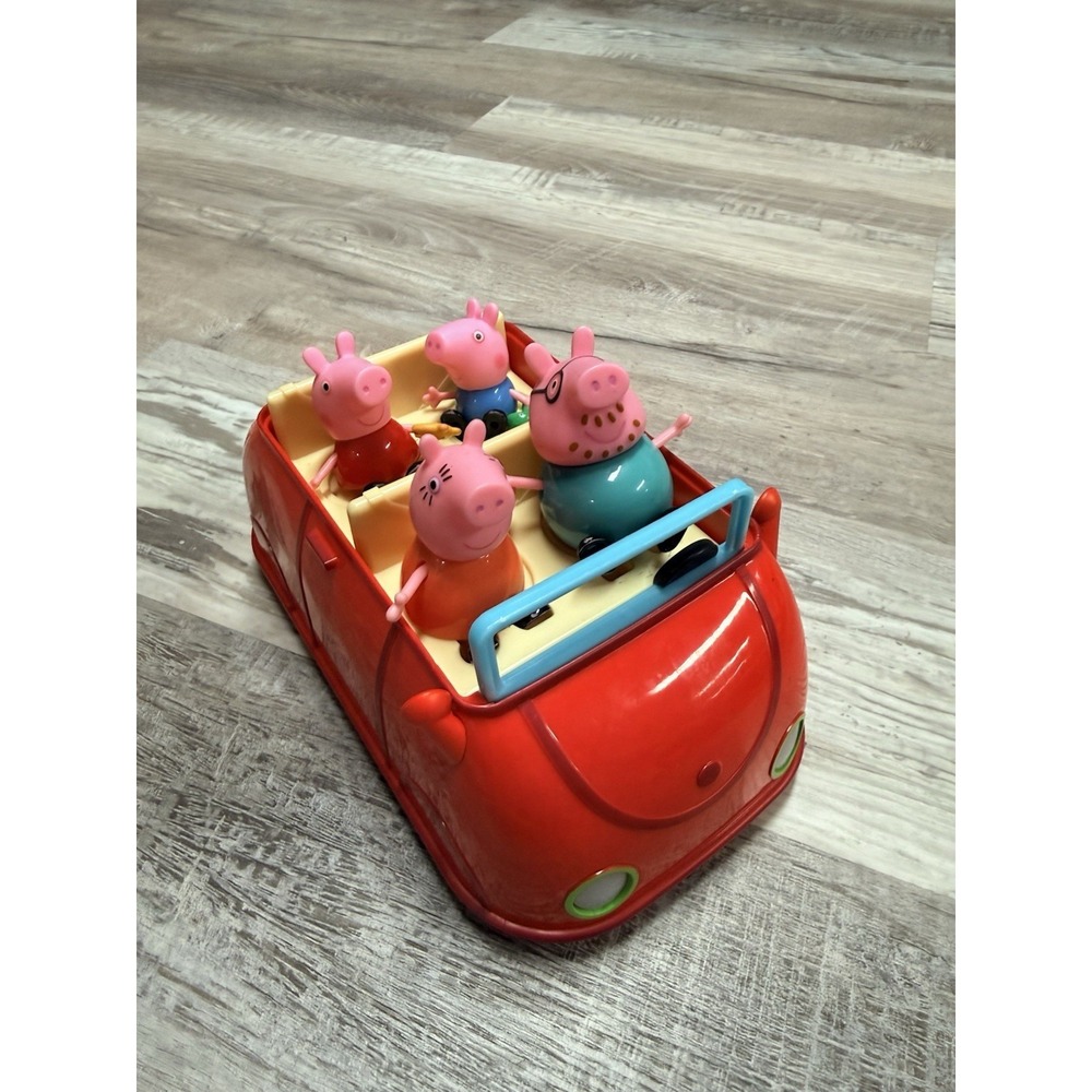 Peppa Pig Family Red Car No Sound Figures, Mommy, Daddy, Peppa And George‎